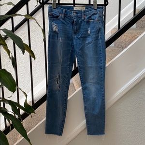 Medium Denim ripped knee Jeans